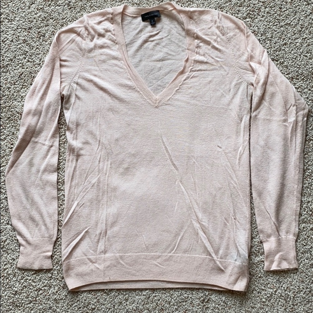 Women’s Limited Light pink Sweater Size Medium